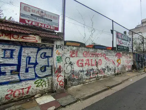 IMPORTANTE FRACCION MORON CENTRO SALIDA A DOS CALLES