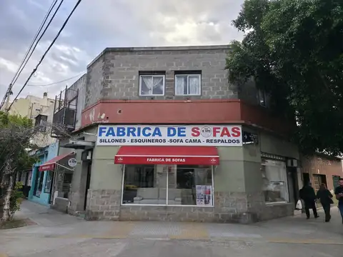 EN VENTA LOCAL CON VIVIENDA Y DEPOSITO