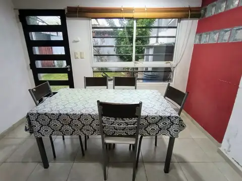 CASA VENTA LA PLATA 3 DORMITORIOS