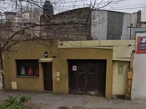 Casa + Galpón en venta