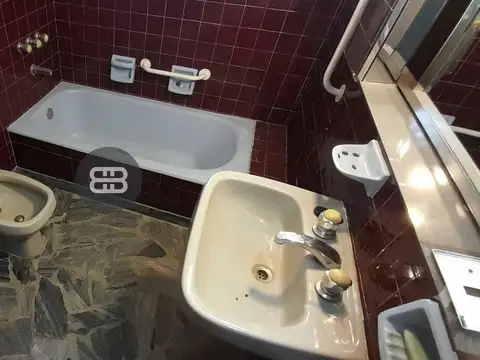 Depto Tipo Casa en Venta 50 años