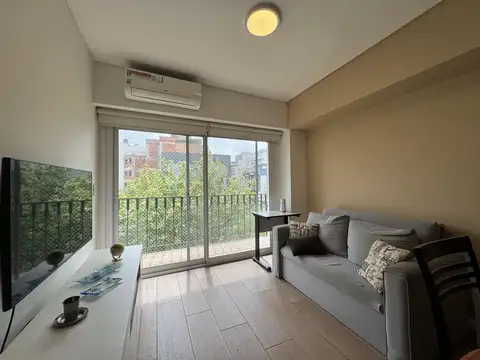 VENTA DE DEPARTAMENTO 3 AMBIENTES RECICLADO CON DEPENDENCIA - VILLA CRESPO