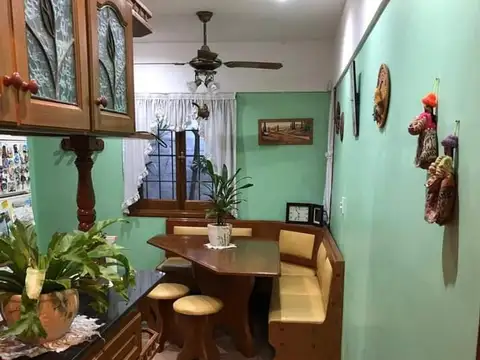Casa 3 ambientes con 2 baños