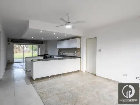Casa 5 ambientes con 1 baño