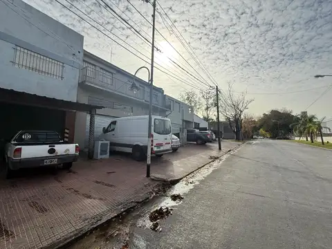 Galpon en Venta 10  mts Frente