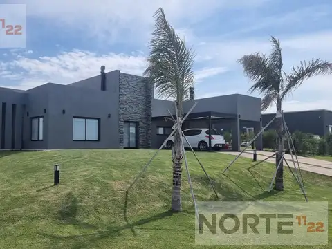 Venta, casa Laguna, Barrio Santa Clara al Sur