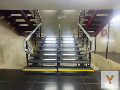 Avenida Corrientes e/ Larrea y Azcuénaga