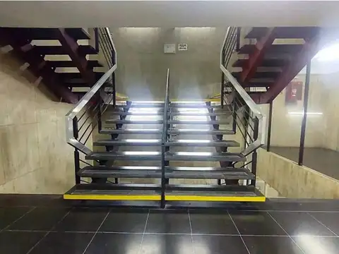Avenida Corrientes e/ Larrea y Azcuénaga