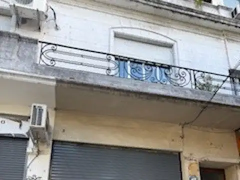 VENTA LOCAL 74 M2  SOBRE AV PATRICIOS