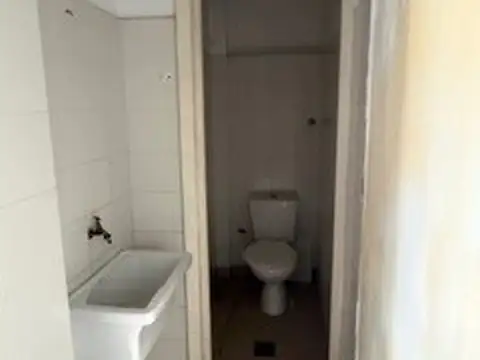 Local en Venta Via Púb.