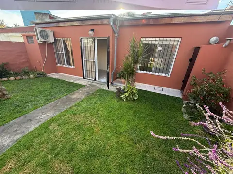 Depto Tipo Casa en Alquiler de 2 ambientes