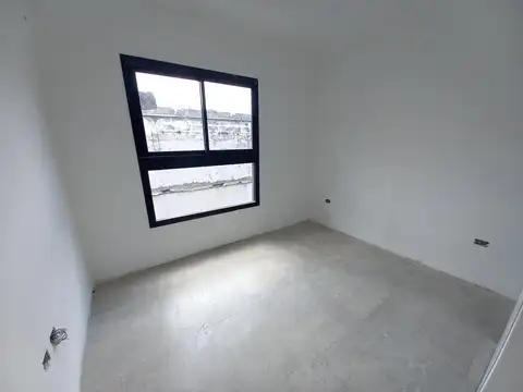 Departamento en Venta en Villa Adelina, USD 114.000