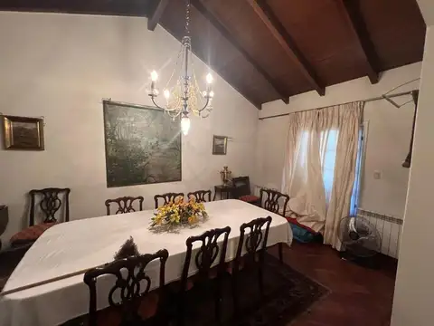 Casa en Venta con 3 cocheras