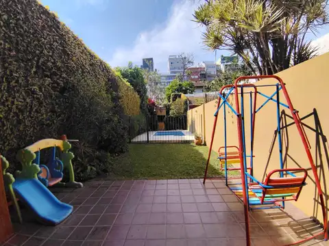Casa 5 ambientes con 3 baños