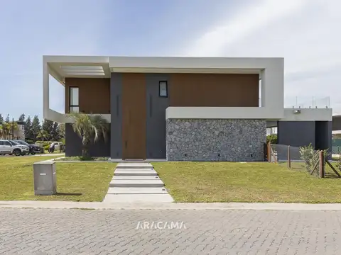 Casa en Venta en La Providencia - Canning