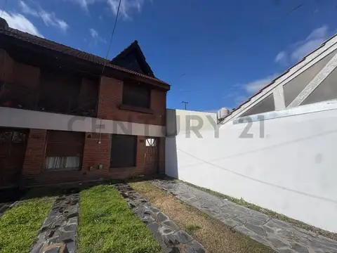 VENTA DE DUPLEX 4 AMBIENTES ZONA PINOS DE ANCHORENA
