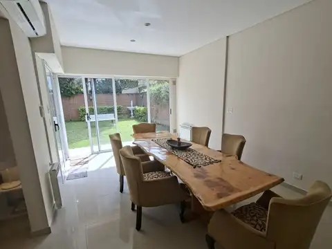 Casa 4 ambientes con 4 baños