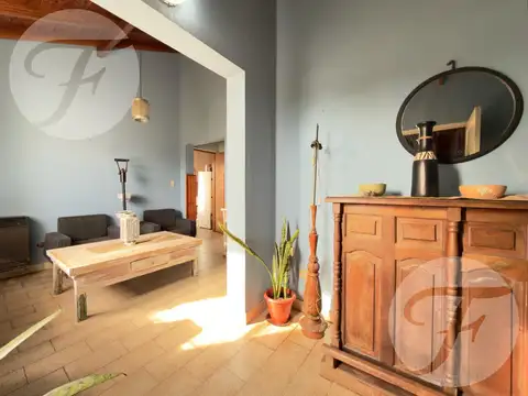 Casa 5 ambientes con 3 baños