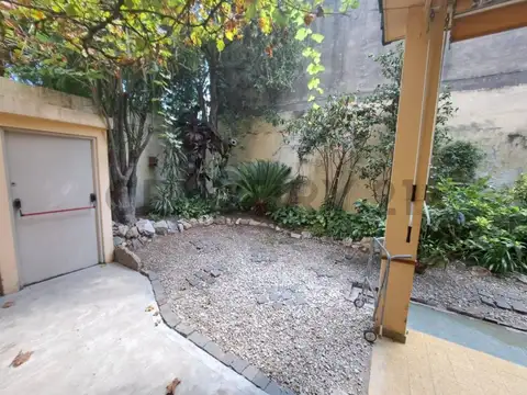 Casa 10 ambientes con 5 baños