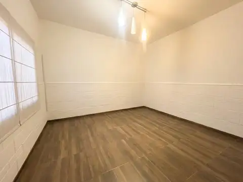 Depto Tipo Casa en Venta en Ramos Mejía, USD 82.000