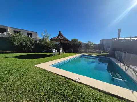 Casa en Venta en El Canton, USD 235.000