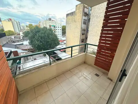 Tres Arroyos 3082: 2AMB. CON BALCÓN y COCHERA FIJA.