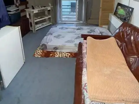 Casa 6 ambientes con 2 baños