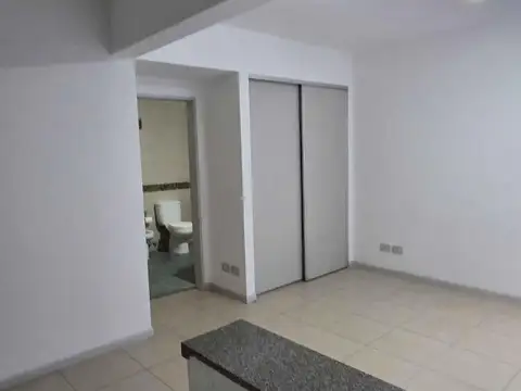 Oficina 2 ambientes con 1 baño