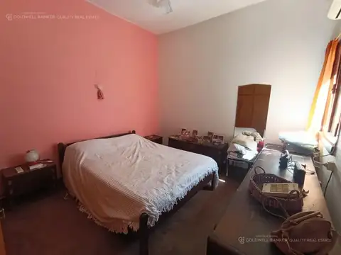 Depto Tipo Casa en Venta 50 años