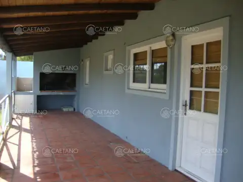 Casa 5 ambientes con 2 baños