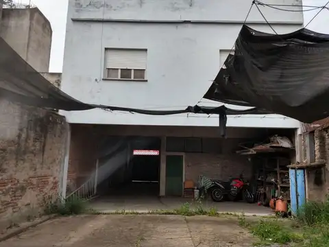 Casa y local en Villa Martelli
