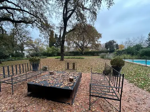 Casa en Venta con 8 cocheras