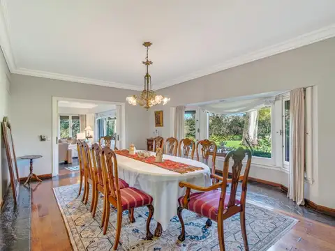 Casa en Venta con 8 cocheras
