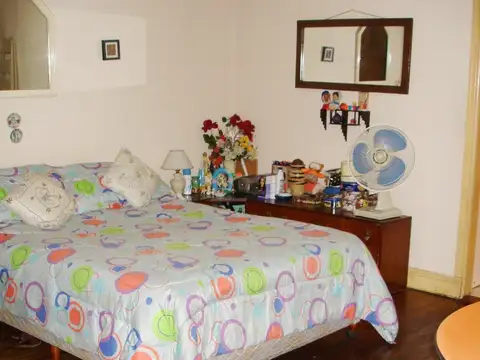 Depto Tipo Casa en Venta en Flores, USD 120.000