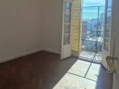 ALQUILER  4 AMBIENTES c/DEP. 80m2 – Balvanera.-