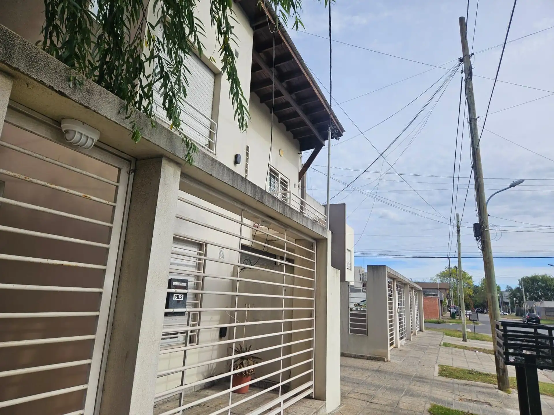 Venta PH 2 Ambientes Barrio Villa Primera al frente con cochera