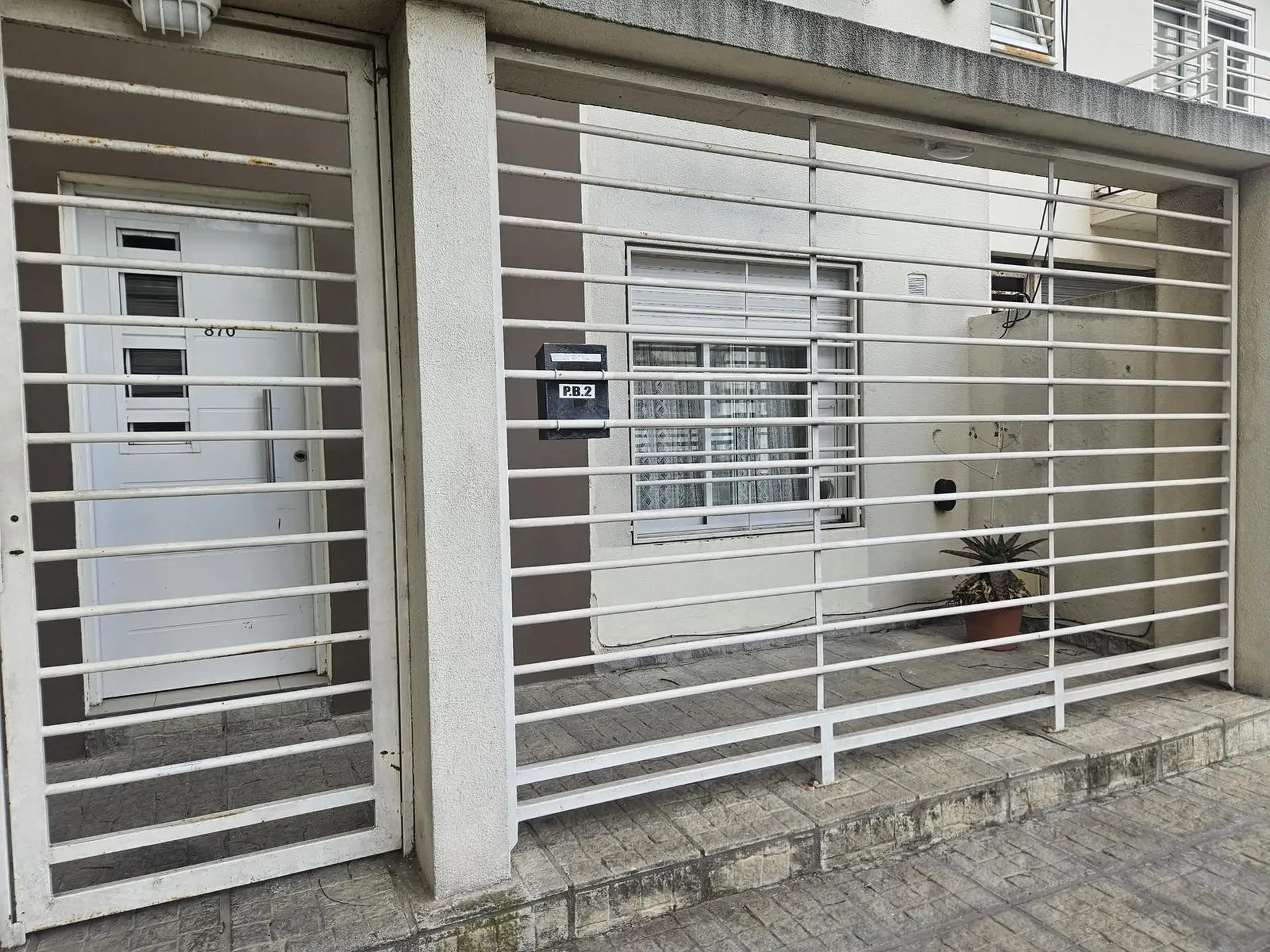 Venta PH 2 Ambientes Barrio Villa Primera al frente con cochera