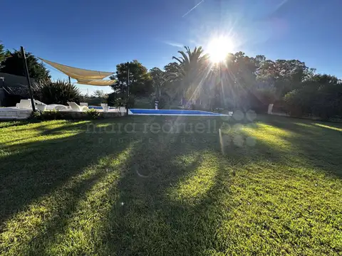 CASA EN VENTA CON PILETA DE 3 CUARTOS EN CHASCOMUS