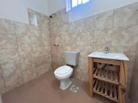 Casa 6 ambientes con 2 baños