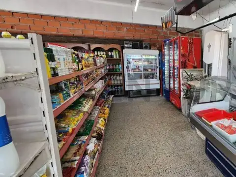 Venta en Bloque: Local + 9 Departamentos en Lanús