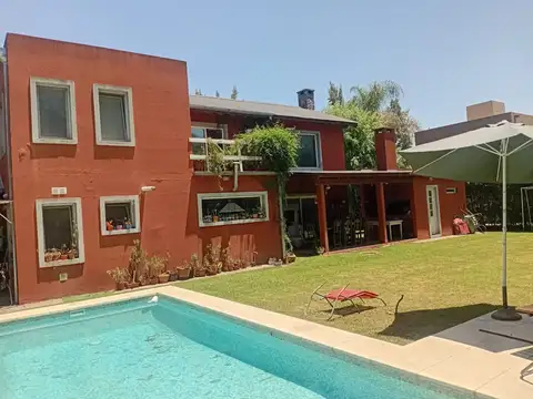 VENTA CASA 4 AMB ALTOS DEL SOL/ ITUZAINGÓ + PILETA