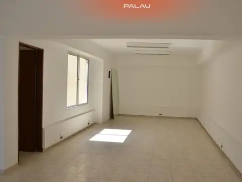 Oficina 11 ambientes con 6 baños