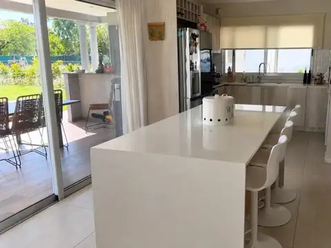 Casa en Alquiler de 4 dormitorios