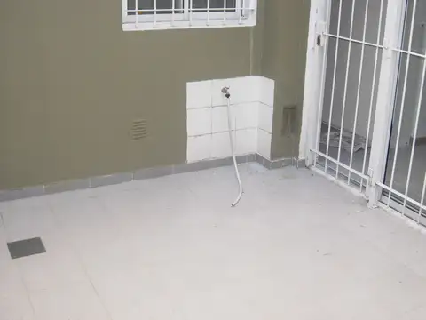 Depto Tipo Casa en Alquiler de 3 ambientes