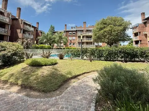 Departamento en alquiler 2 dorm en Barrio Jardin