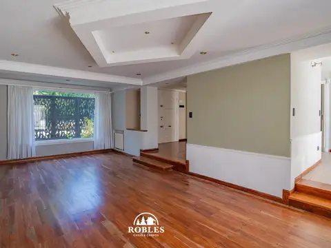 Casa 5 ambientes con 3 baños