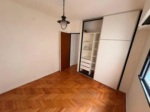 Departamento en Alquiler en Belgrano C, $ 700.000