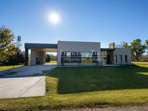Casa en venta 4 ambientes en La Elina Comarcas de Luján