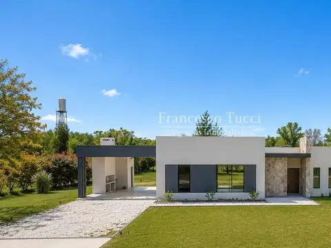 Casa en venta 4 ambientes en La Elina Comarcas de Luján