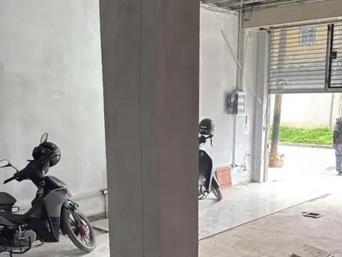 LOCAL CON VIVIENDA EN VENTA EN GONZALEZ CATAN